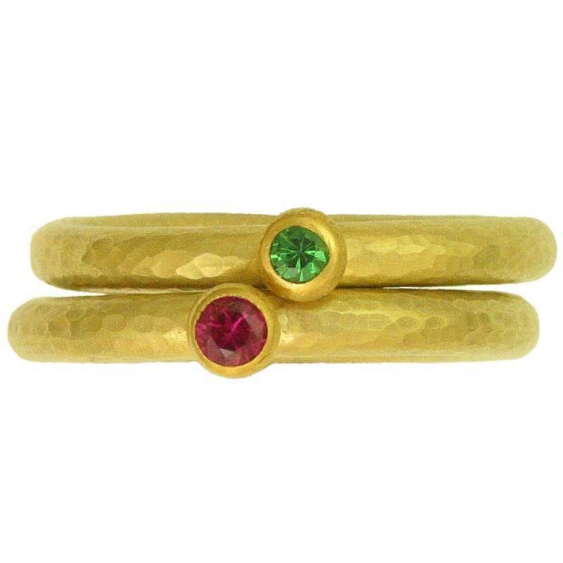 18K Gold Tsavarit Granat Und Rubin Stapelbares Made To Order Mit 100 Prozent Recyceltem von italilambertini