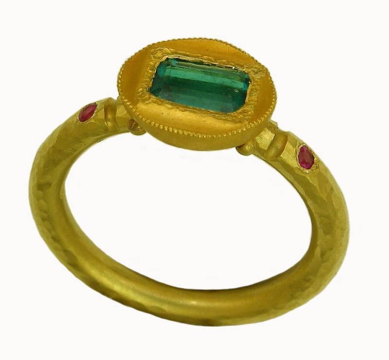 22K Gold Smaragd Und Rubin Ring Mit 100 Prozent Recyceltem Made To Order von italilambertini