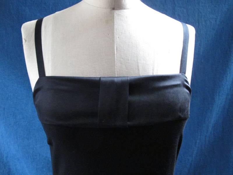 Rozae Nichols Schwarz Stretch Camisole Tank Top Mit Satin Bogen Detail - Nwt von itgirlvintagecloset