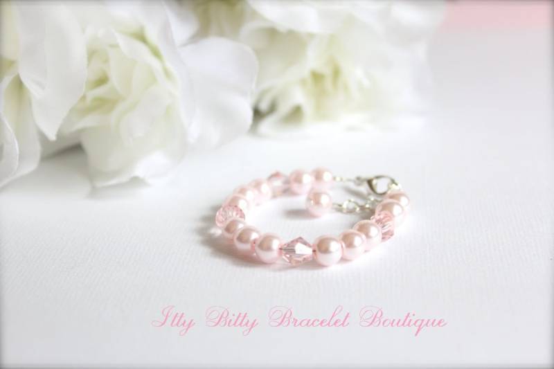 Baby Mädchen Blush Pink Kristalle Armband Geschenk Willkommen Karte, 1.perlen Andenken Perle Kleinkind von ittybittyBBoutique