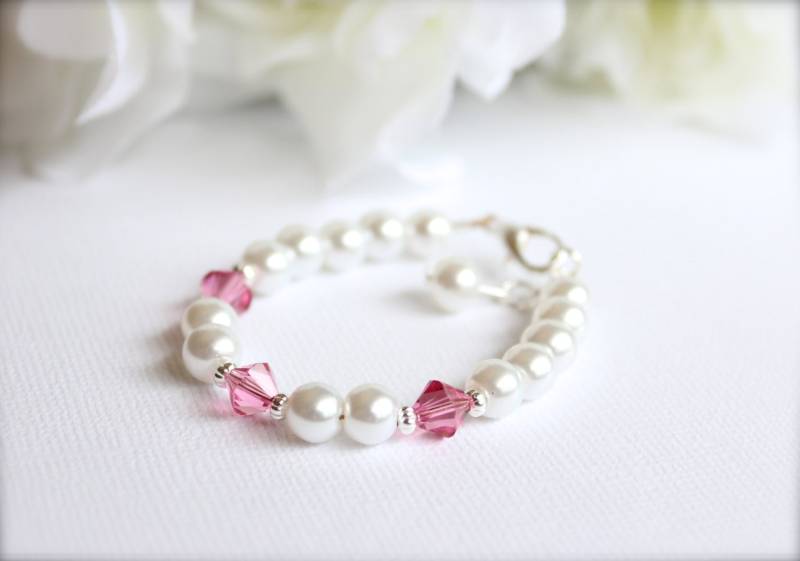 Baby Mädchen Perlen Armband Birthstone, Shower Geschenk Neue Andenken Weiße Swarovski Crystal von ittybittyBBoutique
