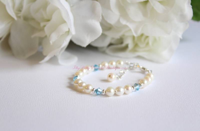 Echte Perlen Baby Armband Andenken, Etwas Blaues, Altes, Echte Süßwasserperlen Und Swarovski Kristall, Baby Mädchen Neues Geschenk von ittybittyBBoutique