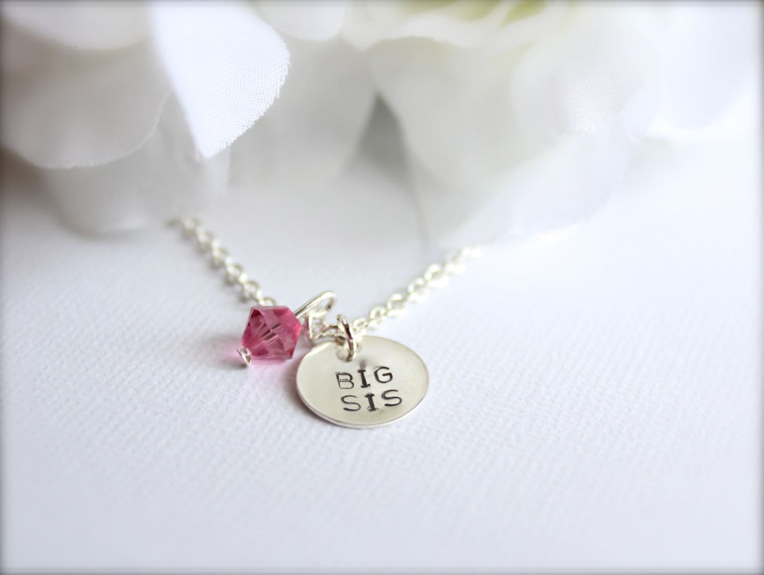 Große Schwester Halskette, Sterling Silber Hand Gestempelt Charm Birthstone Big Sis, Schwangerschaft Ankündigung, Mädchen Schmuck von ittybittyBBoutique