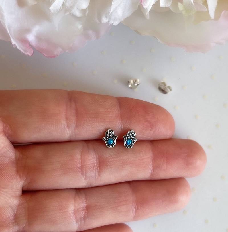 Echte Opal Ohrringe | Hamsa Hand Silber Ohrstecker Schutzschmuck Winzige Mit Edelstein Echte Opal Ohrringe | Hamsa Hand Silber Ohrstecker Schutzschmuck Winzige Mit Edelstein von iuaccessories