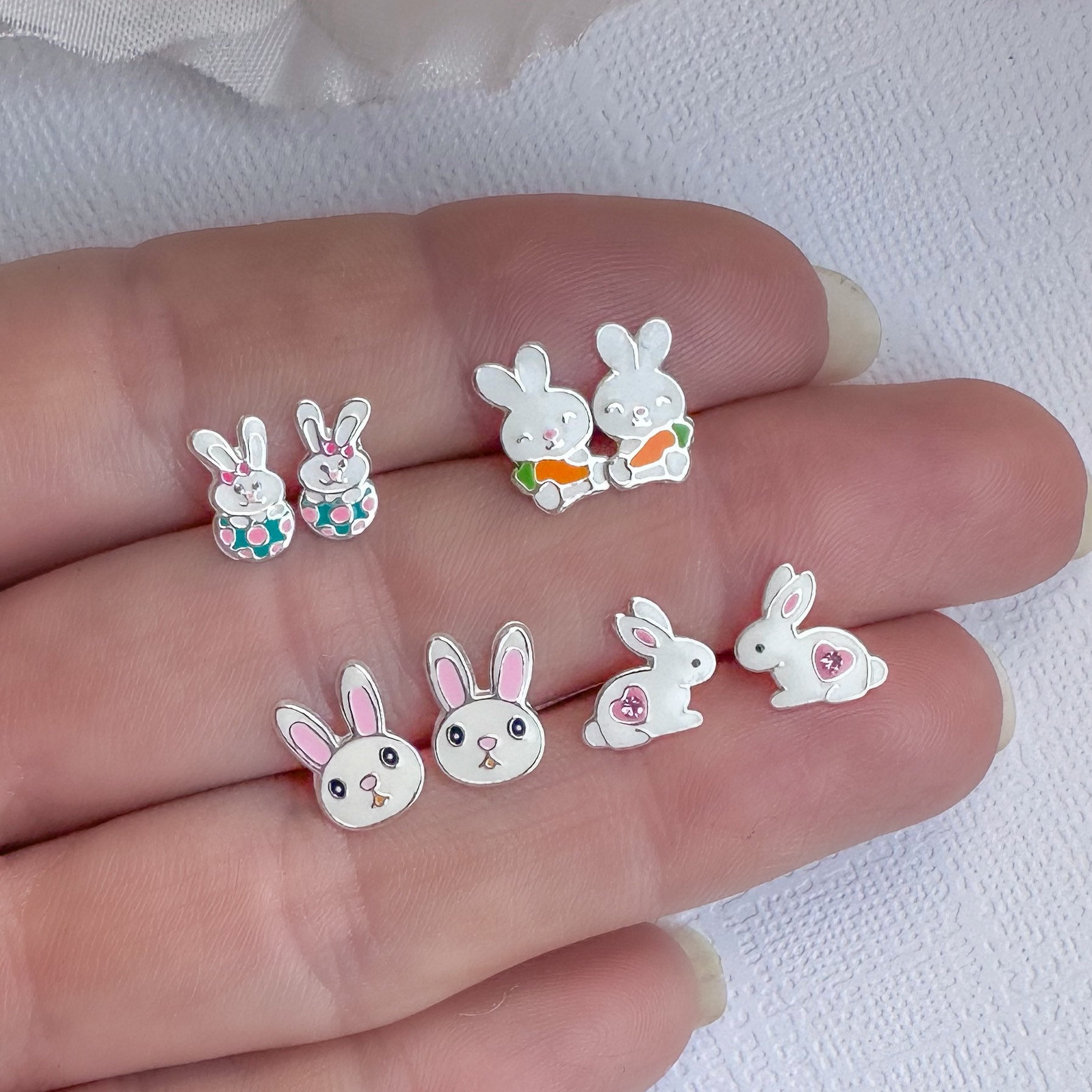 Silber Hase Ohrringe | Kinder Für Mädchen Kleinkinder Schmuck Hypoallergene Ohrstecker von iuaccessories