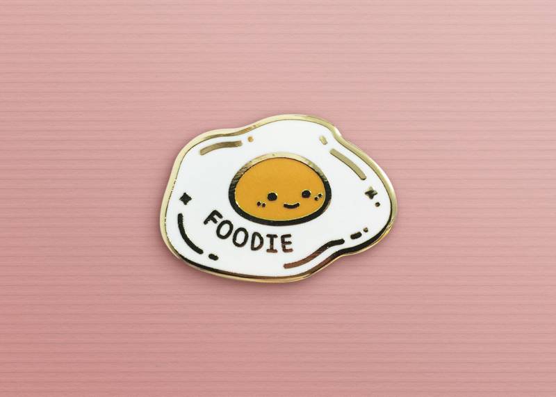 Ei Emaille Pin - Sunny Side Up Geschenk Für Feinschmecker Ei Emaille Pin - Sunny Side Up Geschenk Für Feinschmecker von ivycdraws