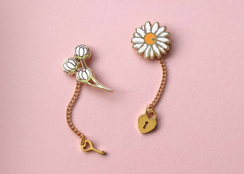 Emaille Pin Schloss Und Schlüssel Charms Emaille Pin Schloss Und Schlüssel Charms von ivycdraws