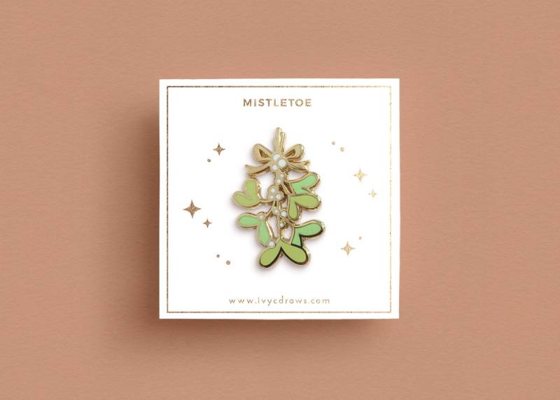 Mistelzweig Emaille Pin | Vorbestellung Mistelzweig Emaille Pin | Vorbestellung von ivycdraws