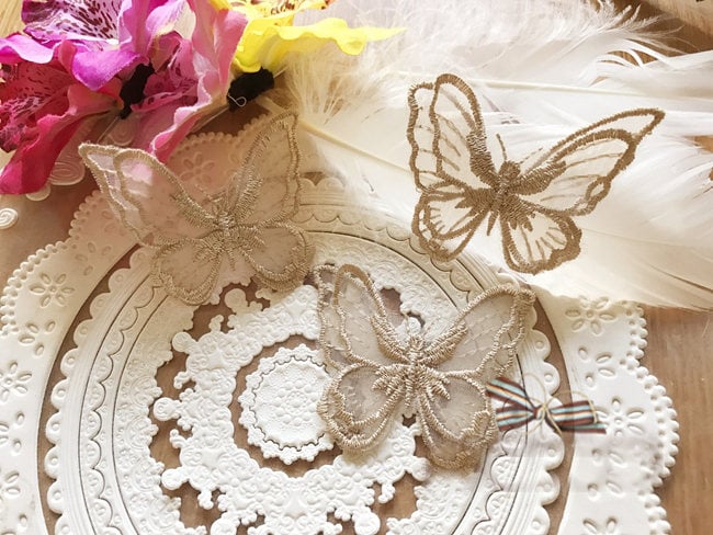 3, 24, 3cm/4, 56cm 20 Stück Leichte Apricot 3D Organza Schmetterling Stickmuster Spitzen Applikationen Patches Für Kleiderkleider L14M160 von ivyverynice