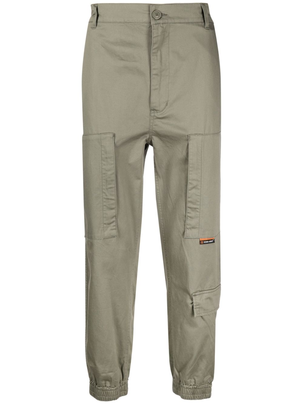 izzue Tapered-Hose mit Logo-Patch - Grün von izzue