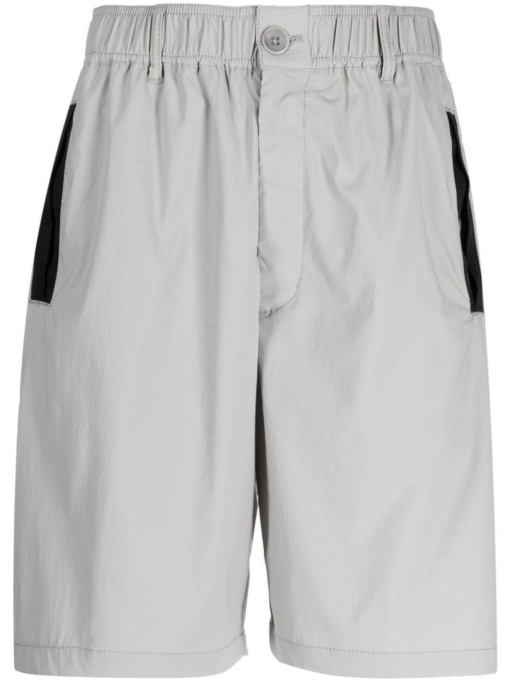 izzue Shorts mit Logo-Patch - Grau von izzue