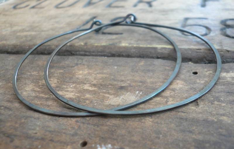 Big Jeden Tag Creolen - Handgemacht. Sterling Silber. Geringes Gewicht. 5 cm Creolen. Stark Oxidiert von jNicDesigns