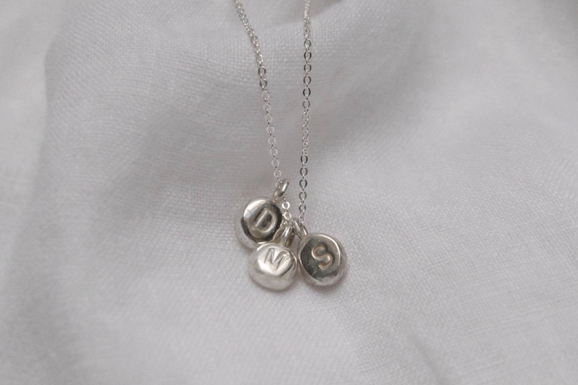 sterling Silver Personalisierter Charm Anhänger Von Jac Und Hugo sterling Silver Personalisierter Charm Anhänger Von Jac Und Hugo von jacandhugo