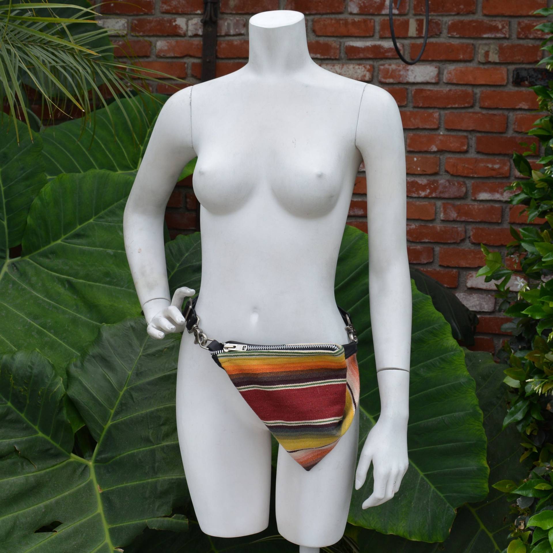 Jahrgang Sarape Und Schwarz Leder "Fanny Pack" Foldover Kleine Hip Umhängetasche Jahrgang Sarape Und Schwarz Leder "Fanny Pack" Foldover Kleine Hip Umhängetasche von jackierobbinsdesigns