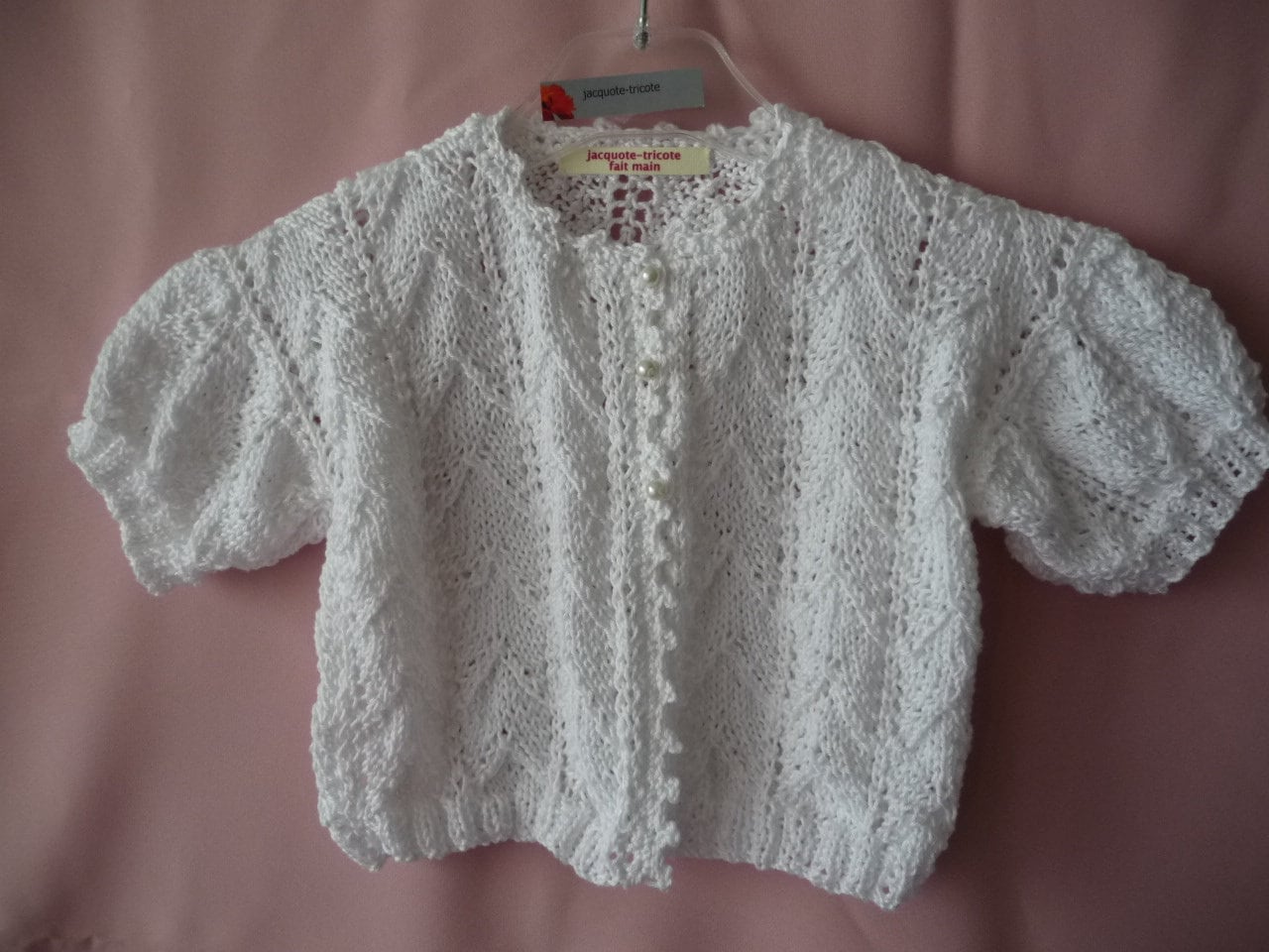 Baumwollweste Für Kleines Mädchen, 12 Monate/2 Jahre Nach Wahl, Spitzenstichweste, Kinderweste, Kinderjacke, Handgefertigte Gestrickte Baumwollweste von jacquotetricote