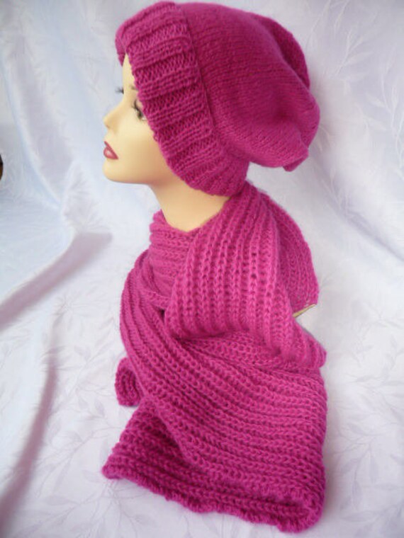 Passendes Mützen- Und Schal-Set in Sehr Weicher Mohair-Optik, Handgefertigt - Fuchsia Pink von jacquotetricote