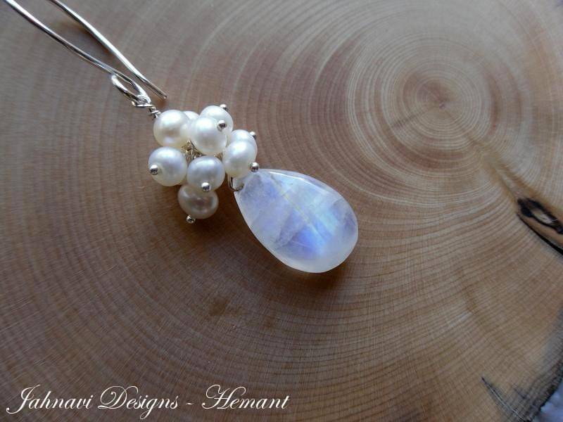 Final Sale Hemant Ohrringe - Glatter Regenbogenstein Und Süßwasserperlen von jahnavidesigns