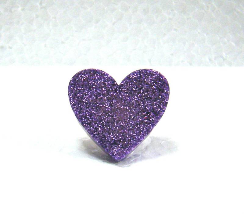 Glittery Lavendel-Harz-Herz-Ring Glittery Lavendel-Harz-Herz-Ring von jamesalicejewellery