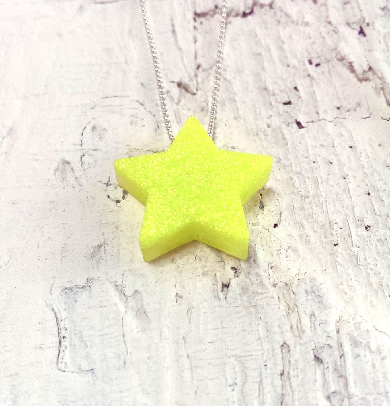 Neon Gelb Stern Anhänger Neon Gelb Stern Anhänger von jamesalicejewellery