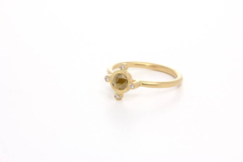 Natürlichen Rose Geschnitten Diamant Gelb Gold Handgefertigt Oder Montage. | 72Pts Lust Ringelblume Diamond Mit .04Cttw Runde Farblosen Diamanten Natürlichen Rose Geschnitten Diamant Gelb Gold Handgefertigt Oder Montage. | 72Pts Lust Ringelblume Diamond Mit .04Cttw Runde Farblosen Diamanten von jamiefeinsteindesign