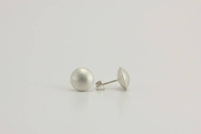 Pille-Ohrstecker Pille-Ohrstecker von jamiefeinsteindesign