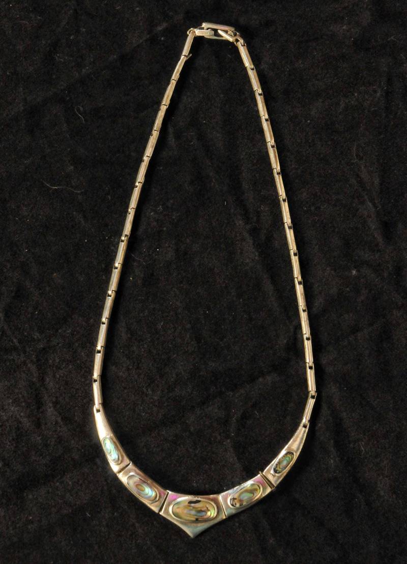 Halskette, Silberkette, Eingelegtes Naturperlmutt, 17 Zoll, Ovaler Stein, Brautjungfer Schmuck, Multistein, Anhänger von jamilarabesque