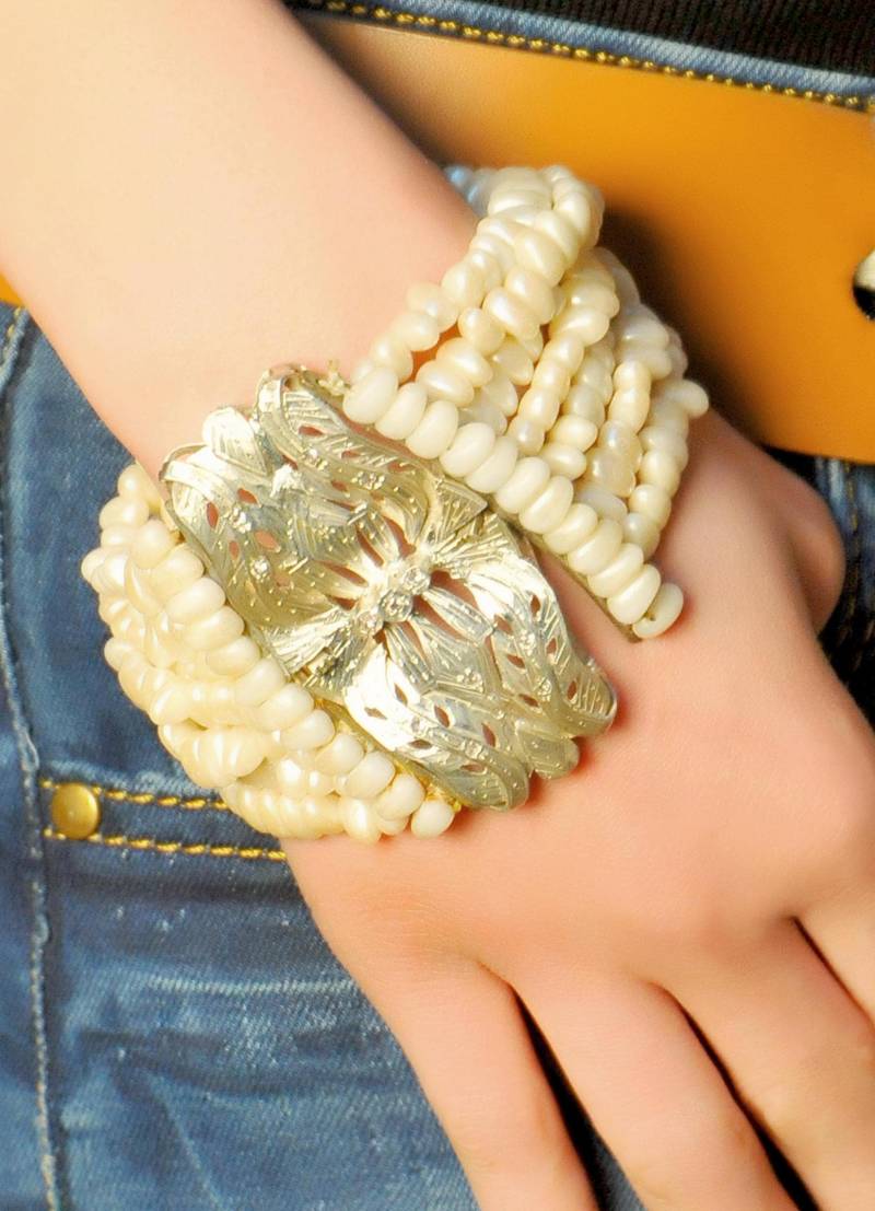 Perlenarmband, Neutrale Perle, Luxuriöses Armband, Bahraini-Perlen, Ornamentaler Silberverschluss. Erbarmband, Edelstein, Geschenk Für Sie von jamilarabesque