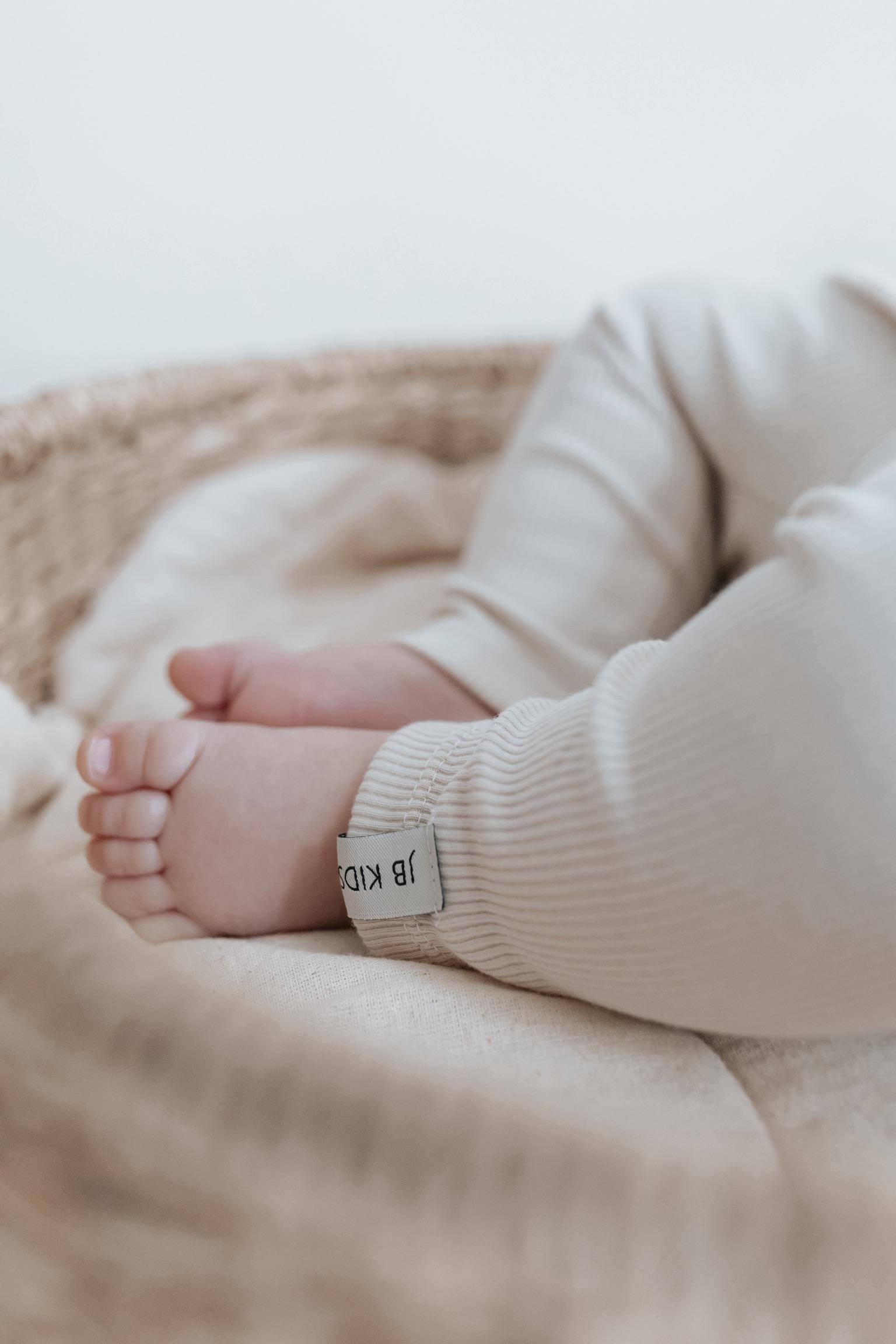 Rippstrick Leggings Baby | Rib Jogginghose Kind Natur Cozy Jogger Handmade Babykleidung Romper von jandbIdesign