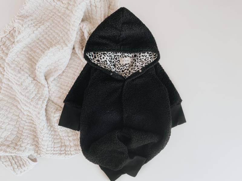 Teddy Overall | Größe 74 Leo Futter Winter Babyanzug Bouclé Einzelstück Winterkleidung Baby von jandbIdesign