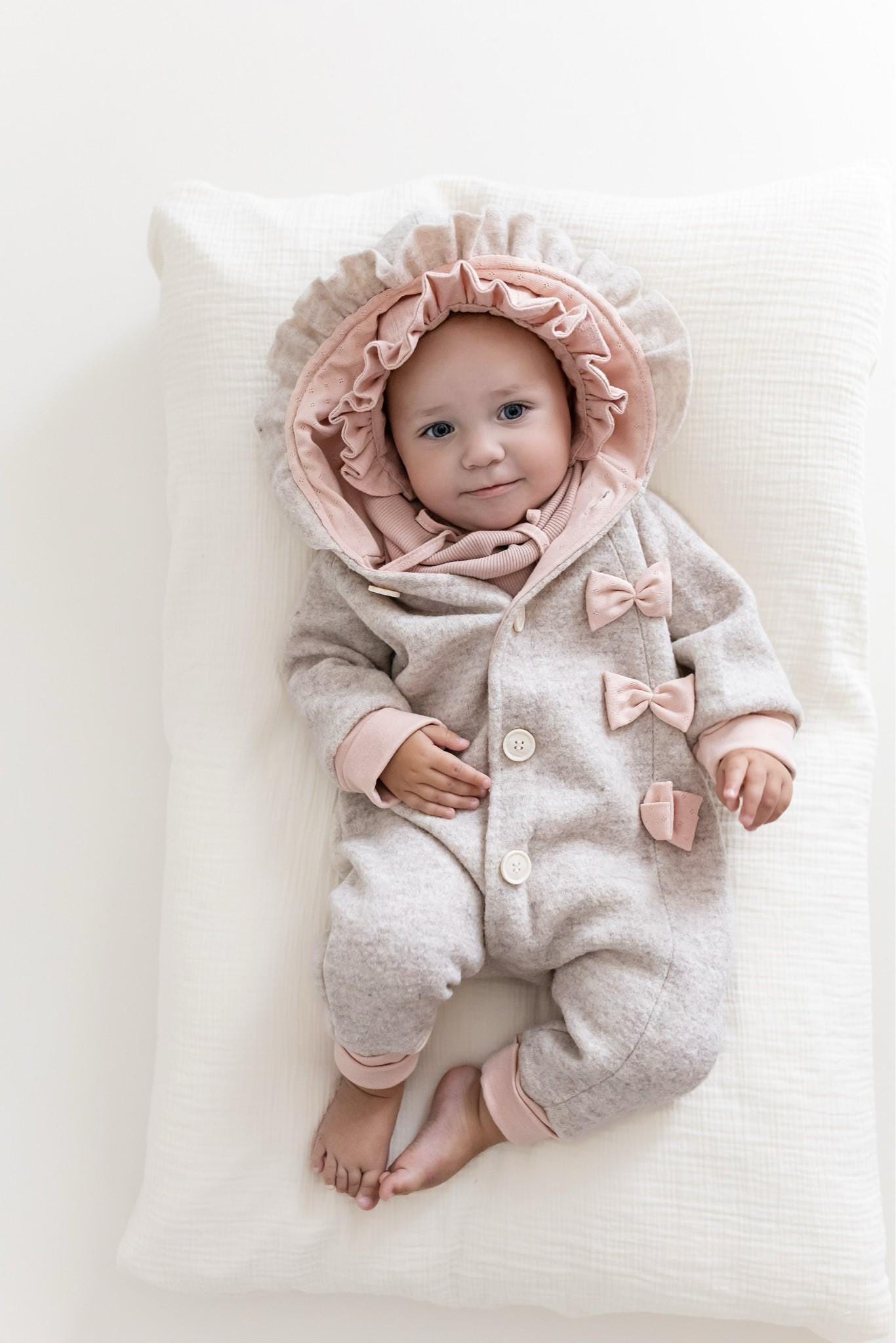 Wollwalk Overall Cream Rose- Baby Walkanzug Gefüttert - Handgemachter Winteroverall Kind Schurwolle Warmer Babyanzug Herbst Winter von jandbIdesign