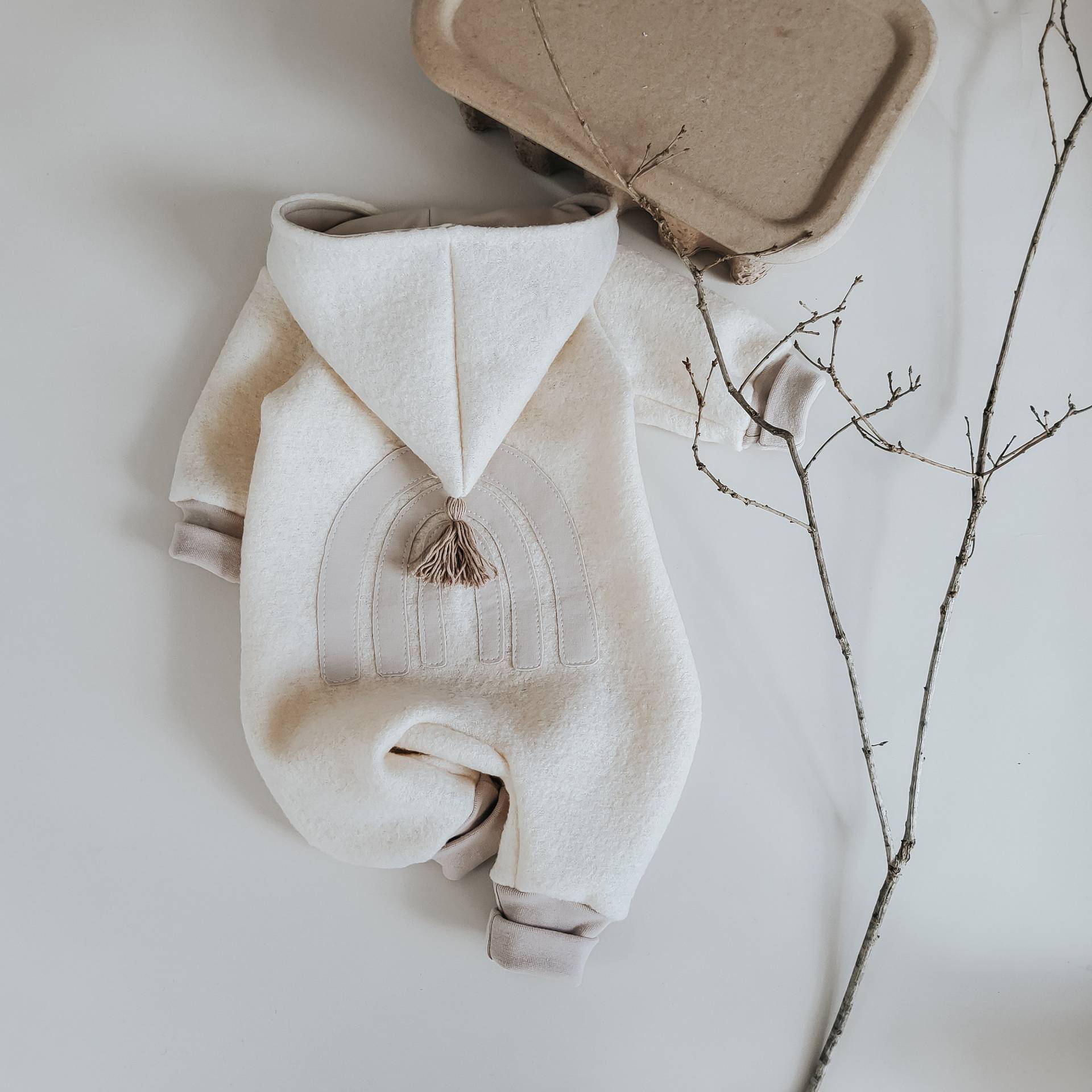 Wollwalk Overall Creme, Baby Walk, Walkanzug Handmade, Winteroverall Kind, Wollanzug Gefüttert, Regenbogen Rückseite von jandbIdesign