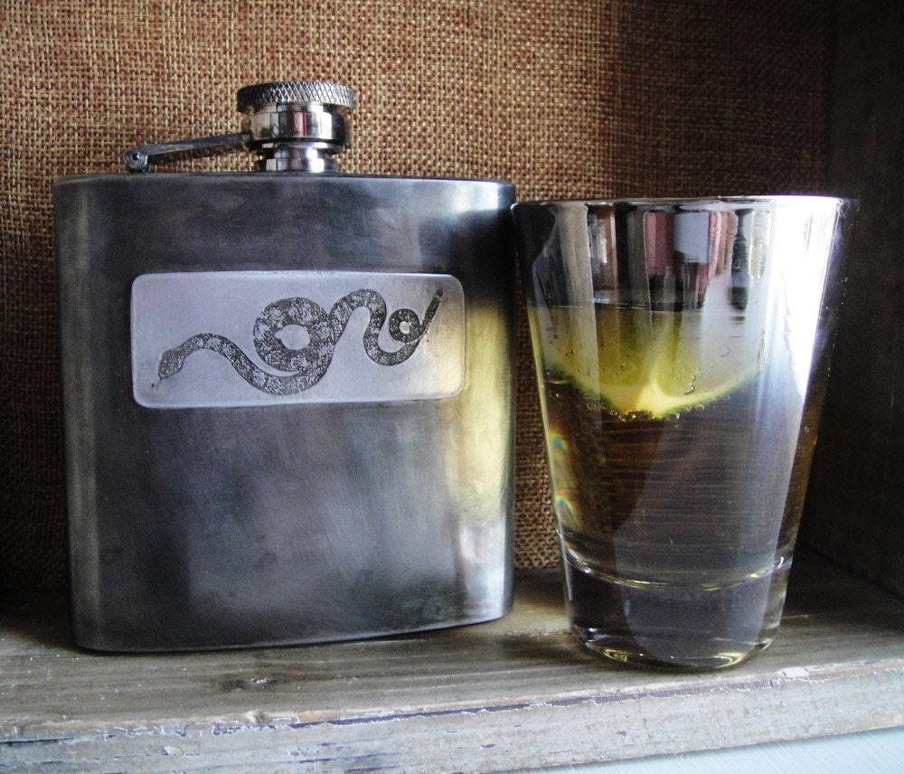 Klapperschlangen Geprägte Flasche Klapperschlangen Geprägte Flasche von janeeroberti
