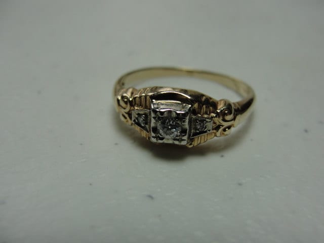Juat Reduziert Thirty Dollars Antique 1920Er Jahre 14K Gelbgold 2mm Diamant 1mm Größe 5.75 von janiesjourneys