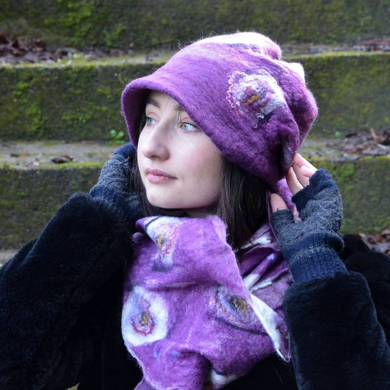 Handgefilzte Mütze Und Spinnweben-Schal - Wendeset Für Stilvollen Winter-Look von jannio