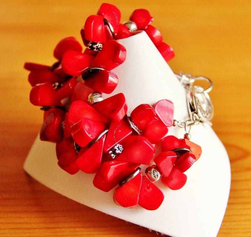 Rote Koralle Edelstein Armband Boho Anker Charm Schmuck, Doppelstrang Armband, Extravagante Statement Kette, Einzelstück, Bio Rote Koralle Edelstein Armband Boho Anker Charm Schmuck, Doppelstrang Armband, Extravagante Statement Kette, Einzelstück, Bio von jarka