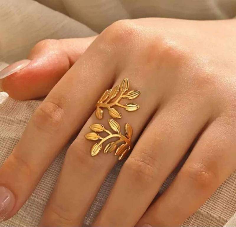 18K Gold Blatt Ring in Edelstahl Größenverstellbarer Lorbeerkranz 18K Gold Blatt Ring in Edelstahl Größenverstellbarer Lorbeerkranz von jasmineschmuck