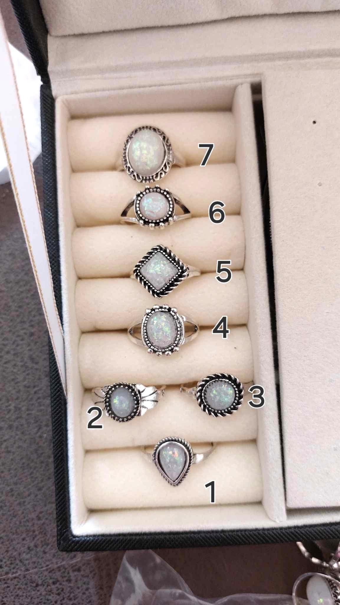 Boho Ring Weißer Opal Synthetic von jasmineschmuck