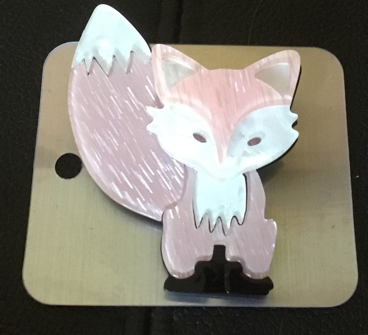 Acryl Rosa Fuchsbrosche Acryl Rosa Fuchsbrosche von jaysdelights