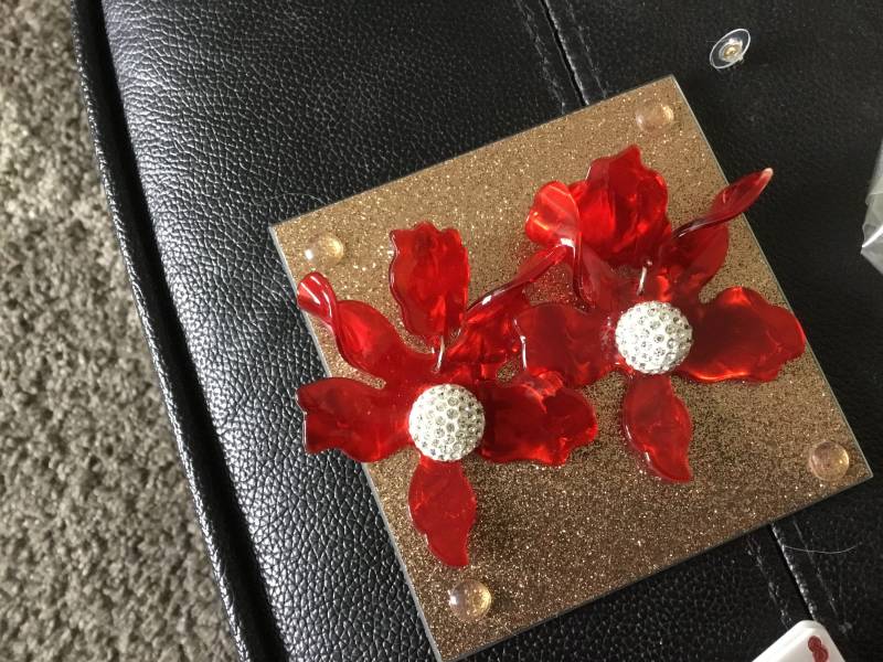 Acrylrote Perlenohrringe Statement Stück von jaysdelights