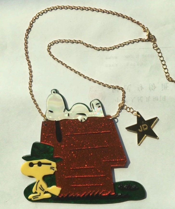 Snoopy Inspirierte Halskette Acryl Snoopy Inspirierte Halskette Acryl von jaysdelights