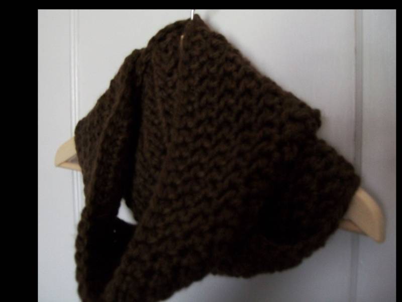 Gehäkelte Chunky Infinity Schal Billings Schokolade Braun Cowl von jeanne2beanie