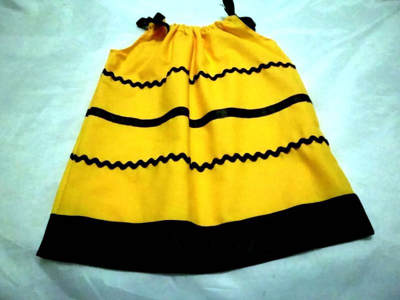 Halloween Busy Biene Kleid Halloween Busy Biene Kleid von jeantofashion
