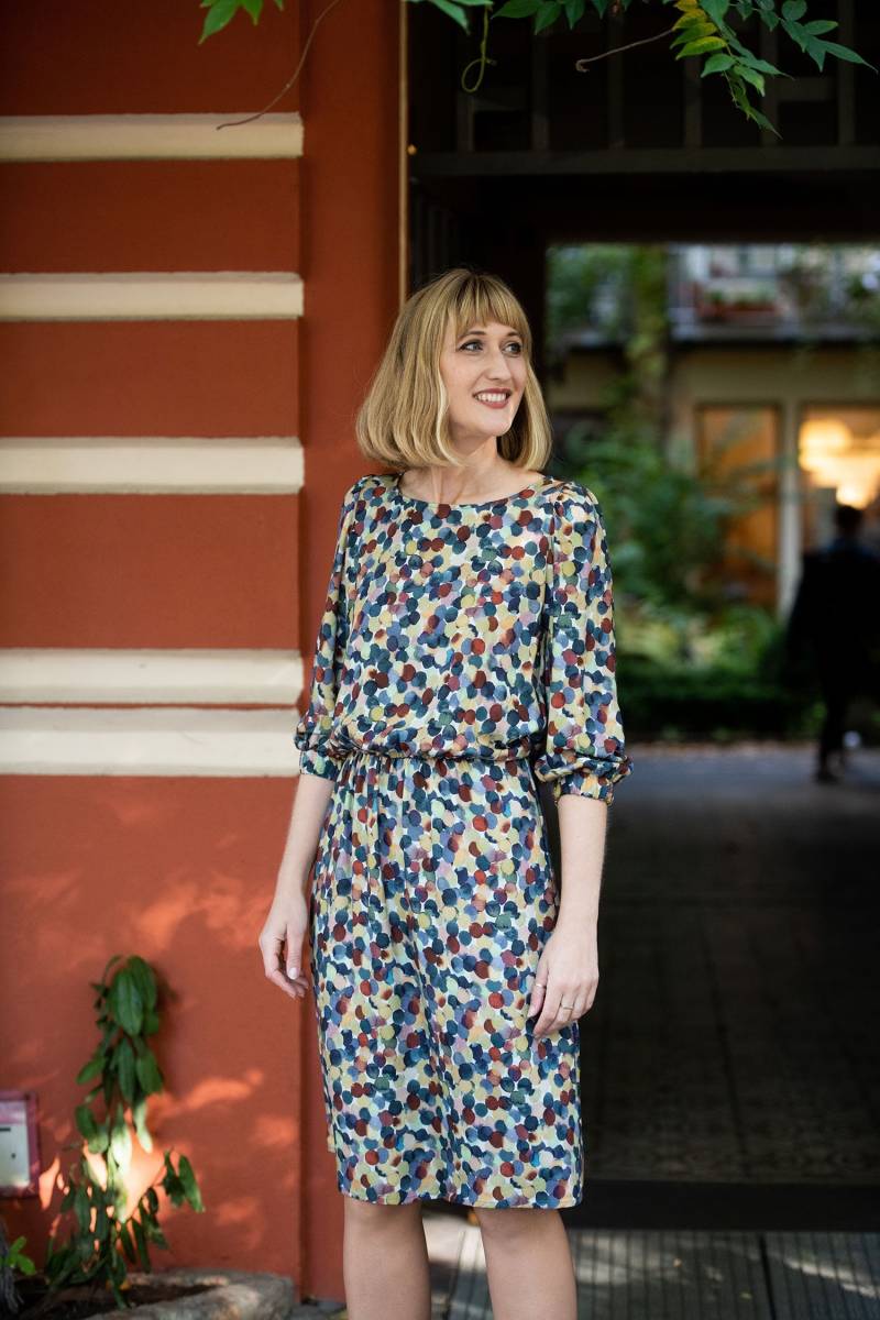 Tailliertes Kleid Mit Weiten Ärmeln - Lara Tailliertes Kleid Mit Weiten Ärmeln - Lara von jekyllundkleid