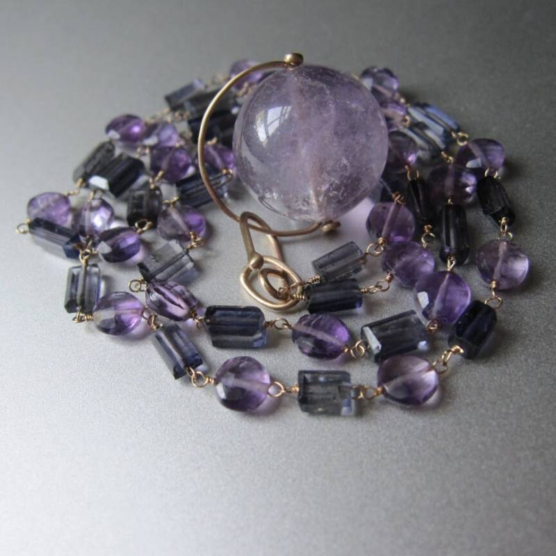 Amethyst Und Iolith, Abnehmbarer Kugelanhänger, Massive 14K Goldkette Amethyst Und Iolith, Abnehmbarer Kugelanhänger, Massive 14K Goldkette von jenco8