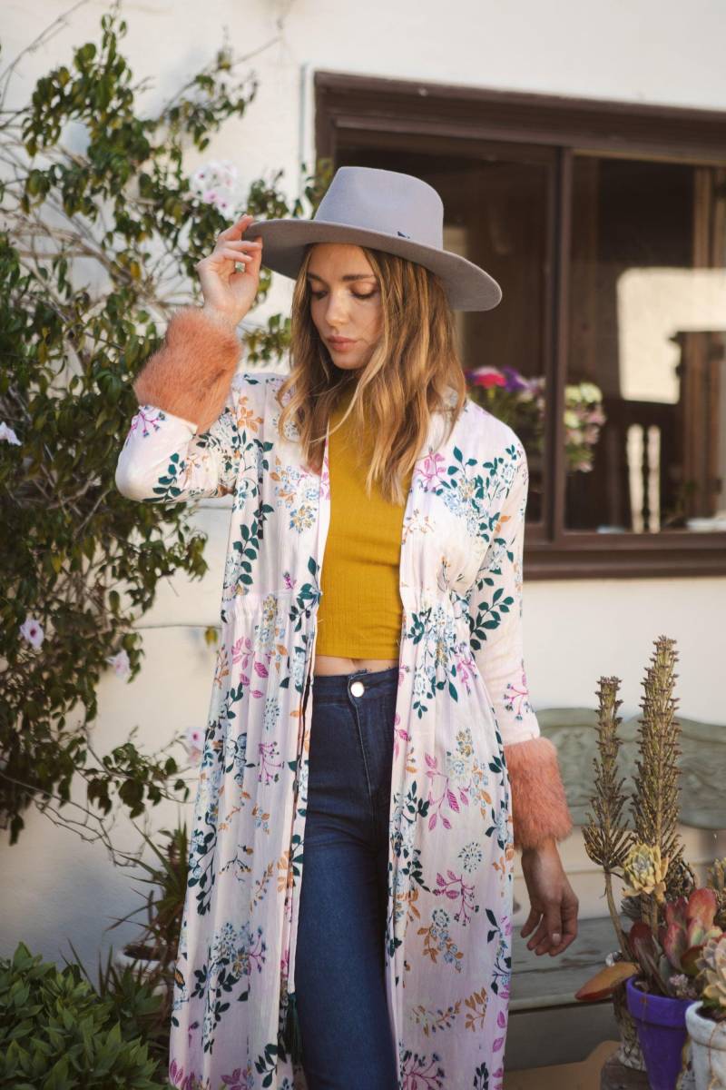 Blush Garden Kunstpelz Duster von jennafergrace