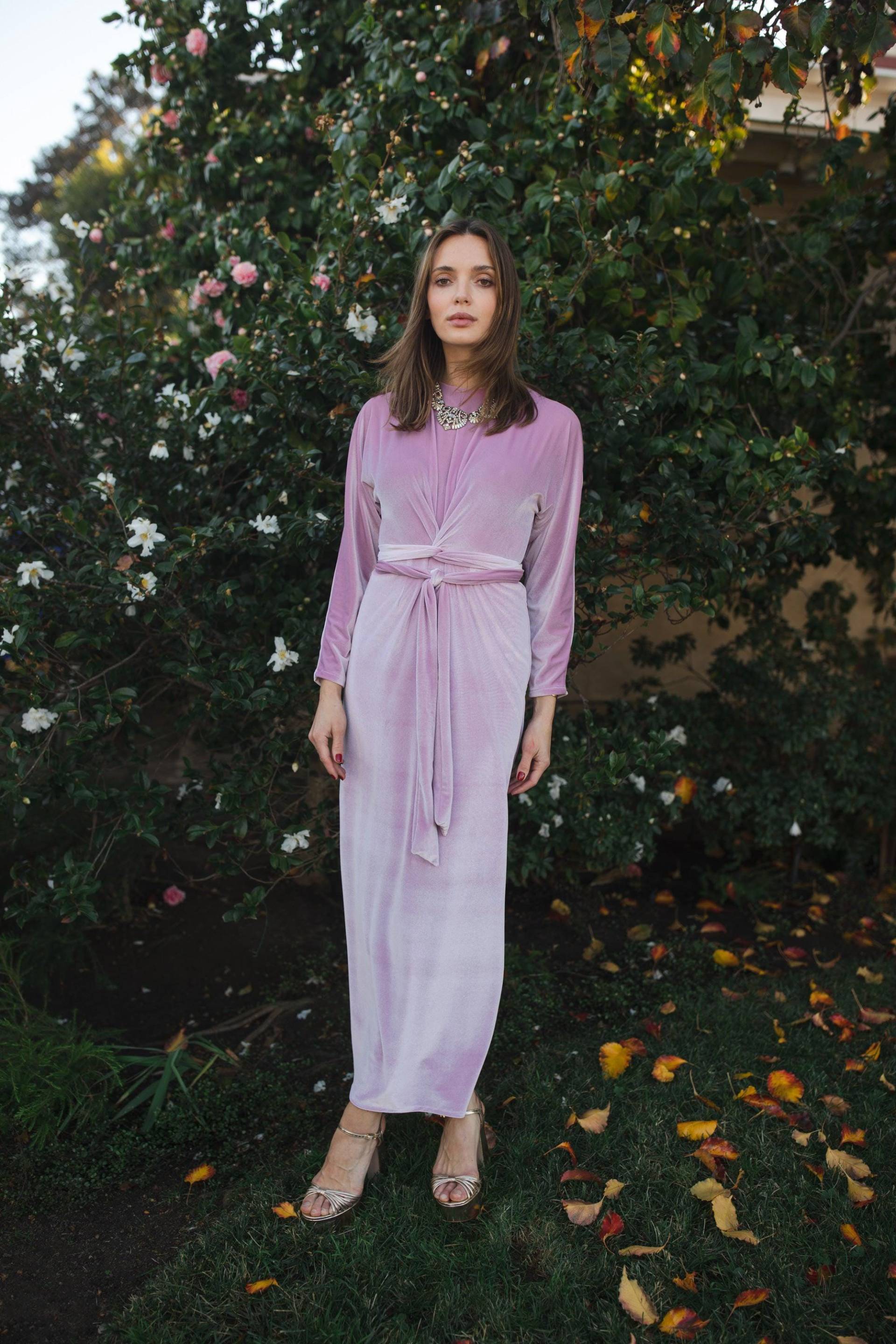 Lily Samt Twist Kleid Lily Samt Twist Kleid von jennafergrace