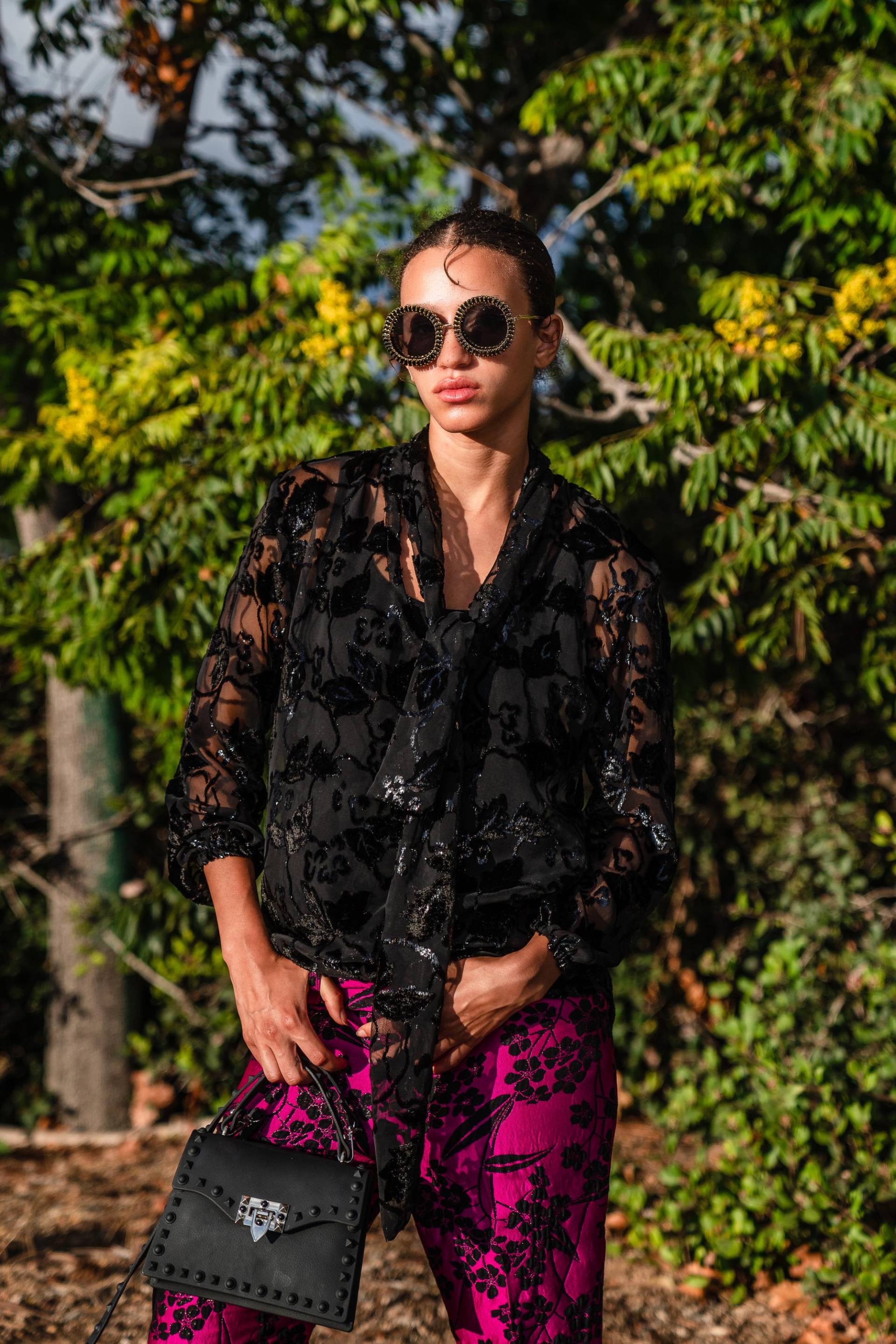 Schimmer Lace Tie Front Bluse von jennafergrace