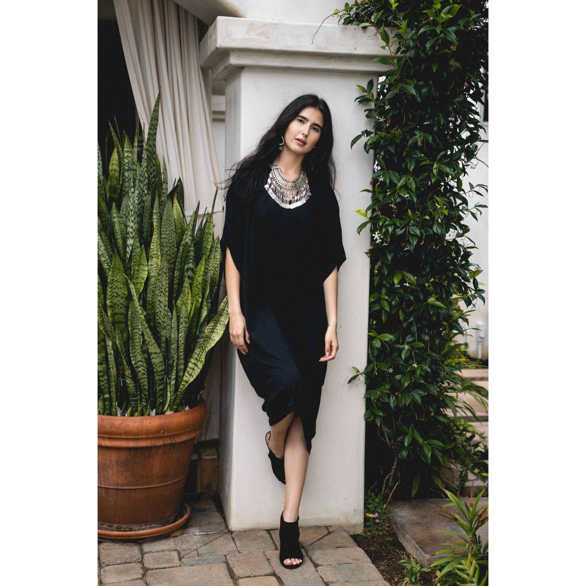 Schwarzes Cocoon-Kleid von jennafergrace