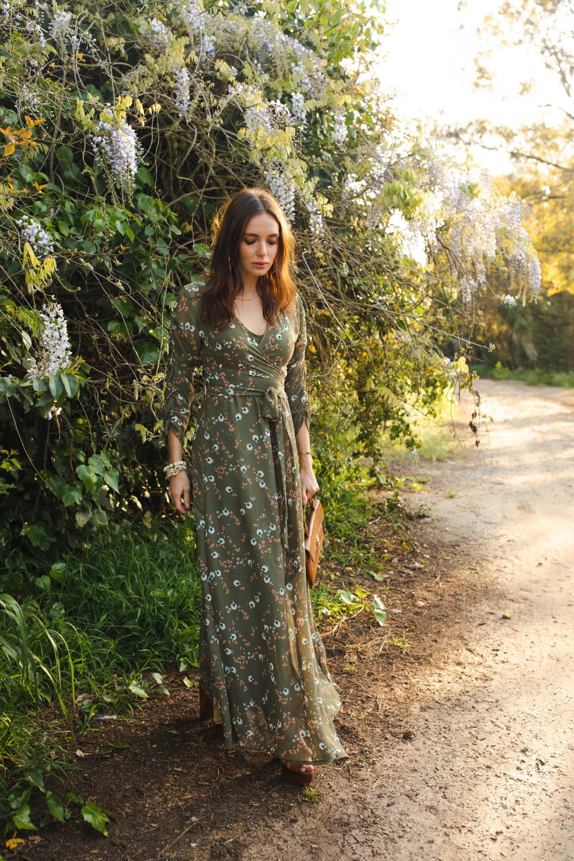Signature Wrap Dress in Sage Blossom von jennafergrace