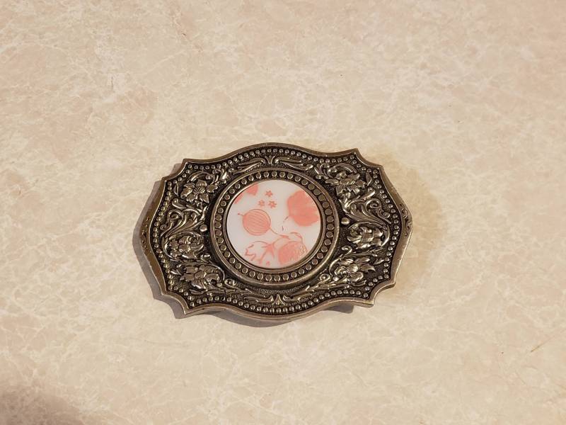 Spektakuläre Pinke Stachelbeere Pyrex Gürtelschnalle Spektakuläre Pinke Stachelbeere Pyrex Gürtelschnalle von jennahannah